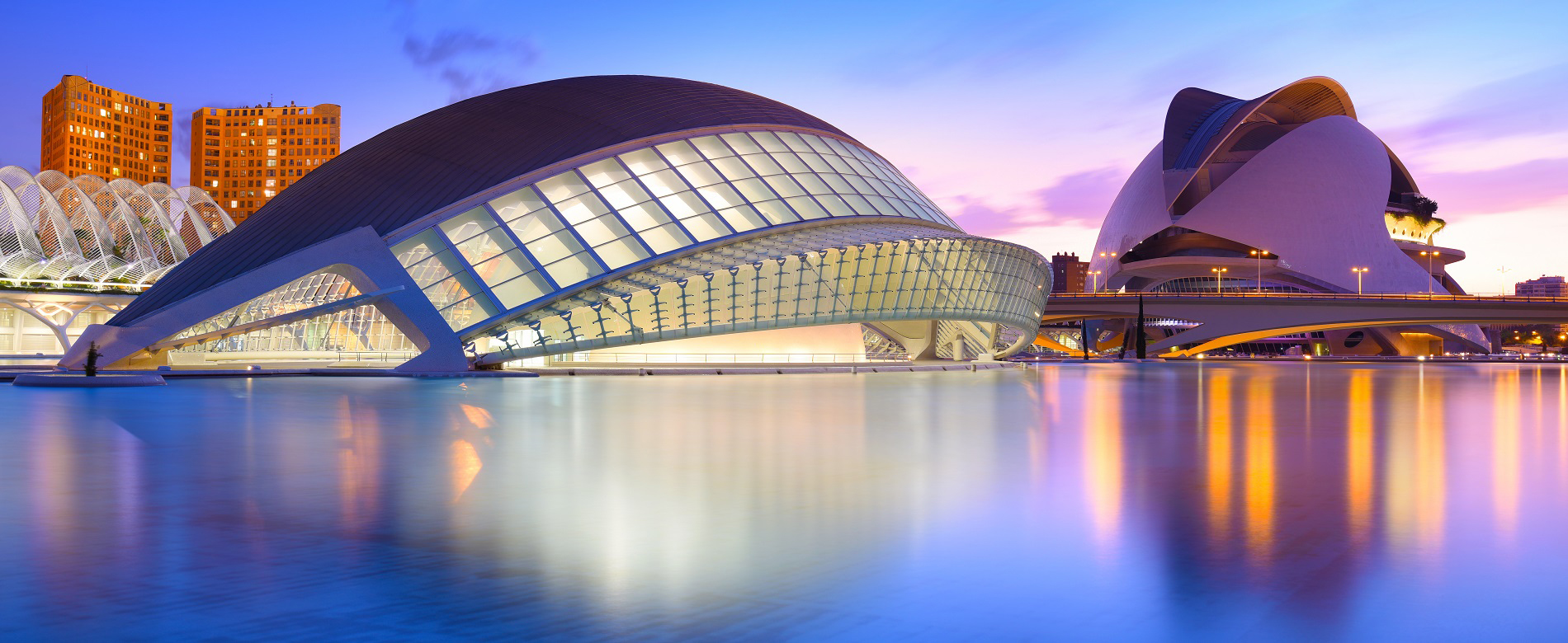 City of Arts and Sciences in Valencia at dusk.